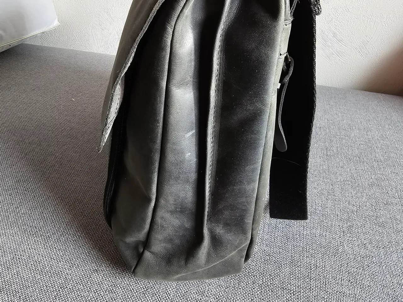 Billede 2 - Elegant sort Bugatti laptoptaske 