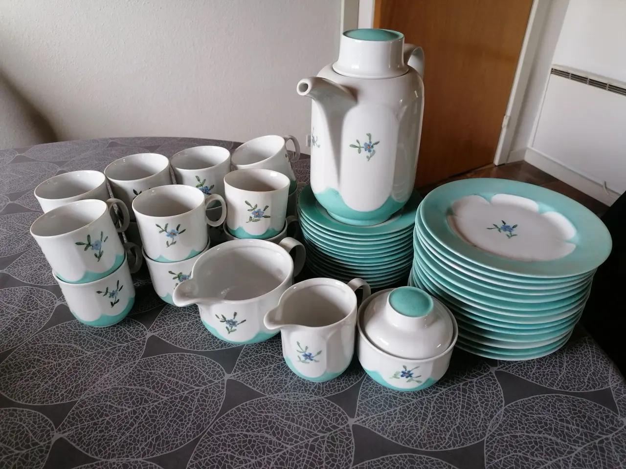 Billede 1 - Håndmalet Porcelæn - 14 personer
