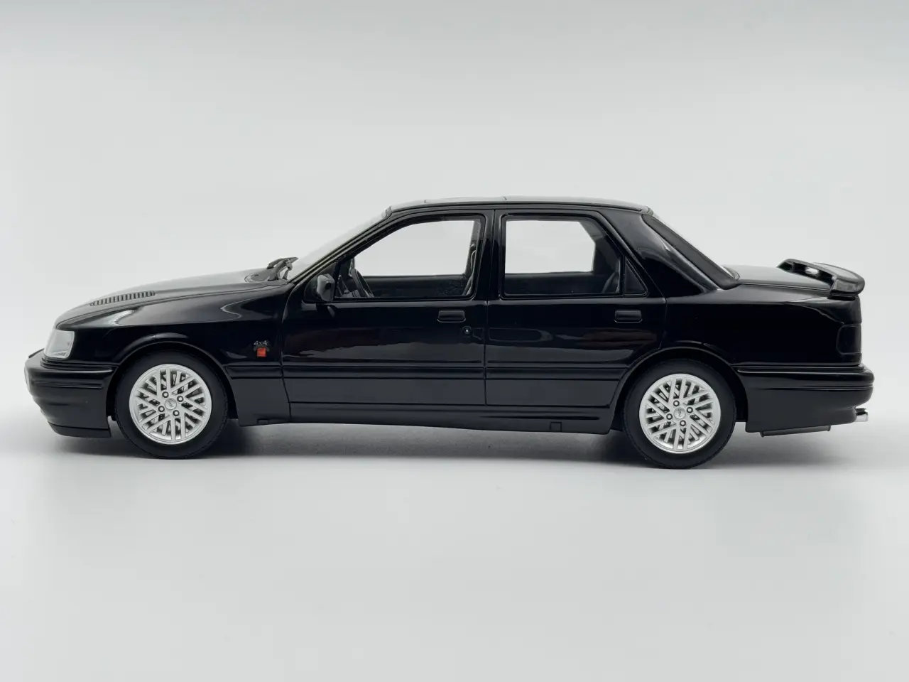 Billede 2 - 1992 Ford Sierra 4x4 Cosworth 1:18  