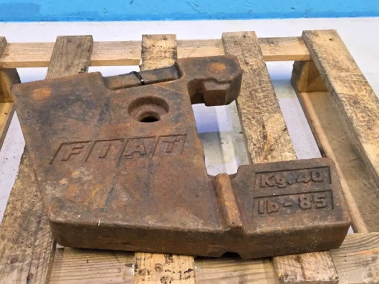 Billede 2 - Fiat 780 Frontvægt