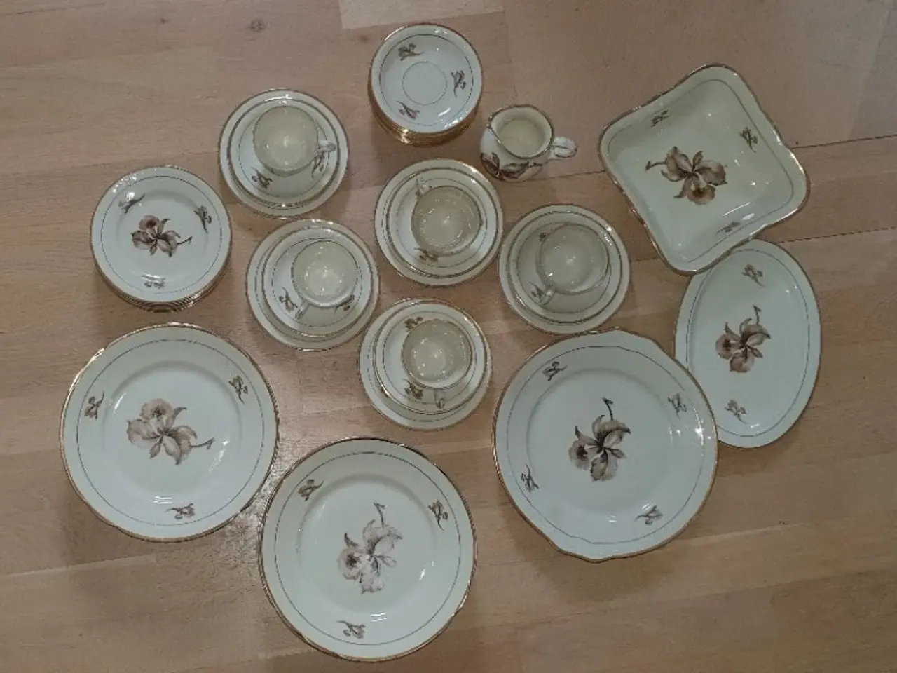 Billede 1 - Porcelæn service	