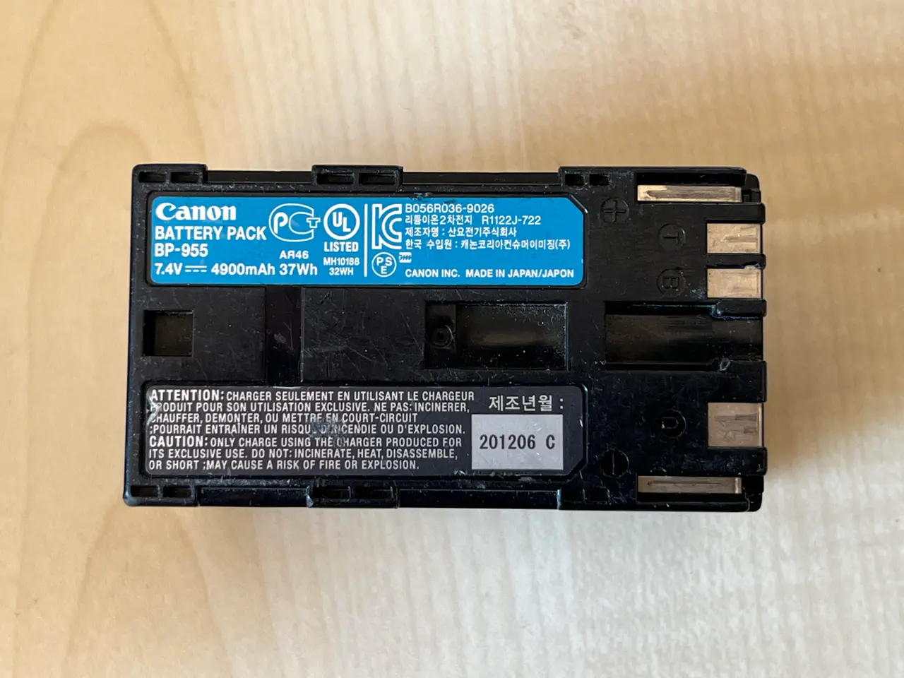 Billede 6 - Oplader og 8. Stk. Canon batterier