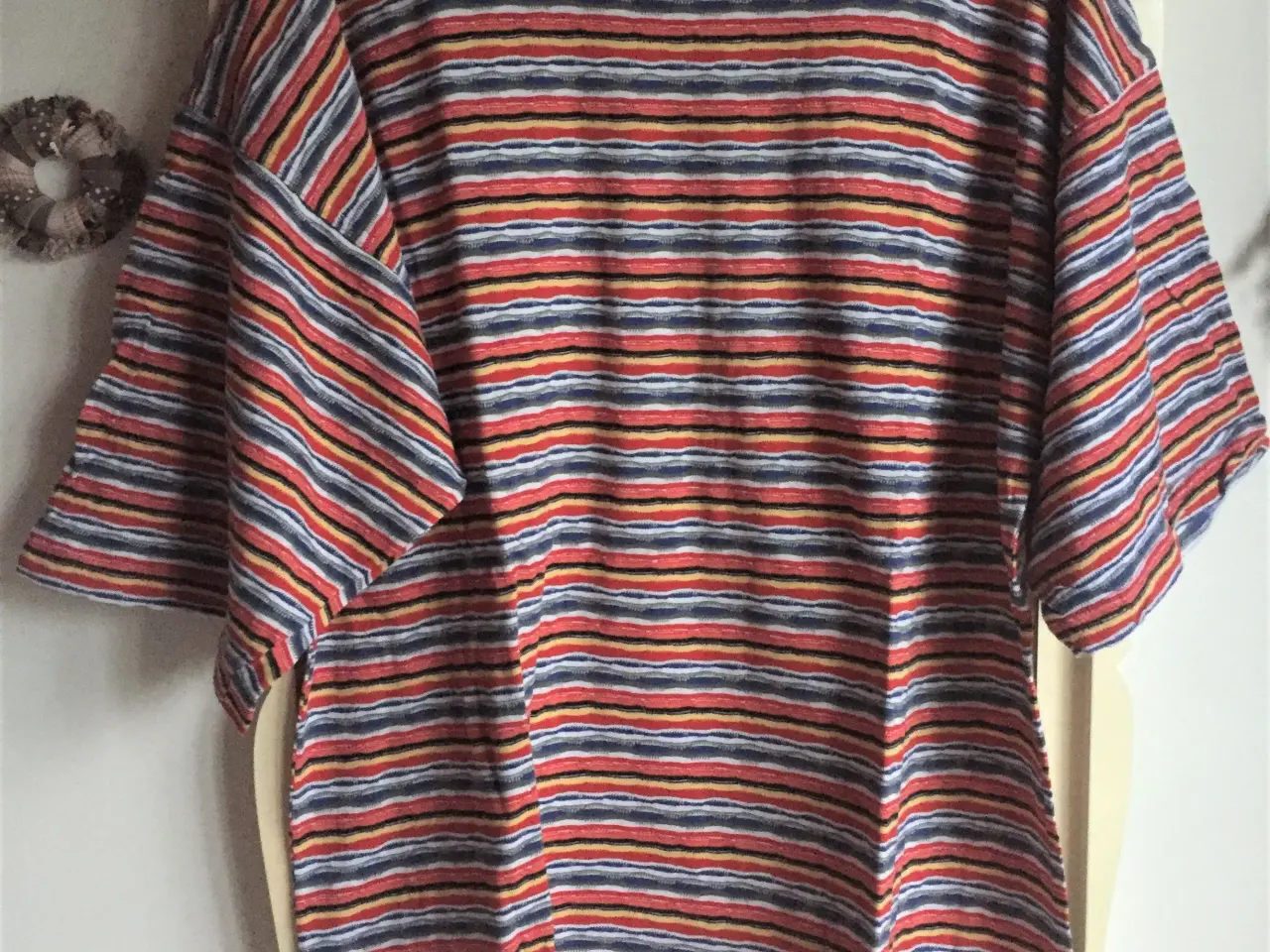 Billede 3 - NEDSAT: 3 helt nye T-shirts i friske farver