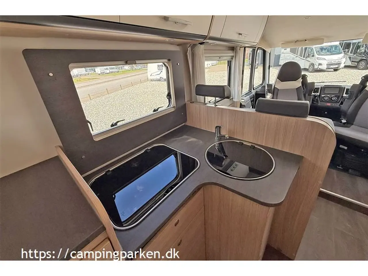 Billede 7 - 2020 - SunLight I 67S   Super fin Sunlight under 7 meter med enkeltsenge og 4 selepladser