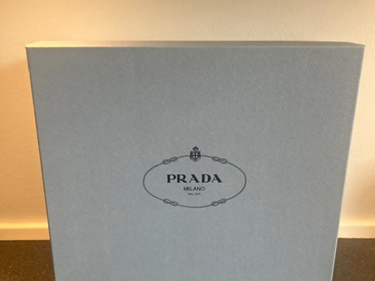 Billede 2 - Original Prada æske – Fin stand