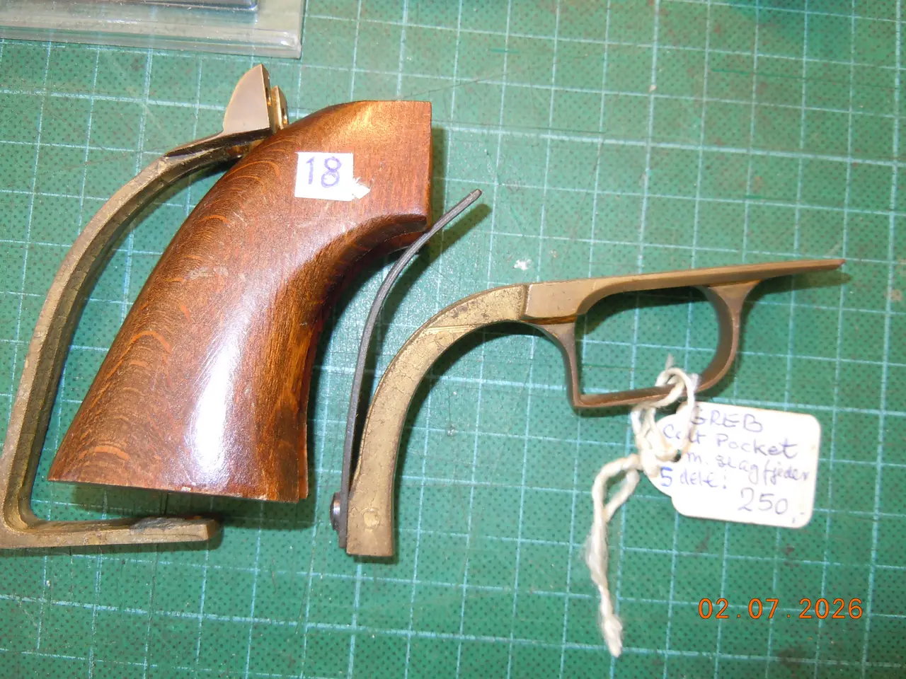 Billede 13 - Pistol-og revolverskæfter, gamle og nye.