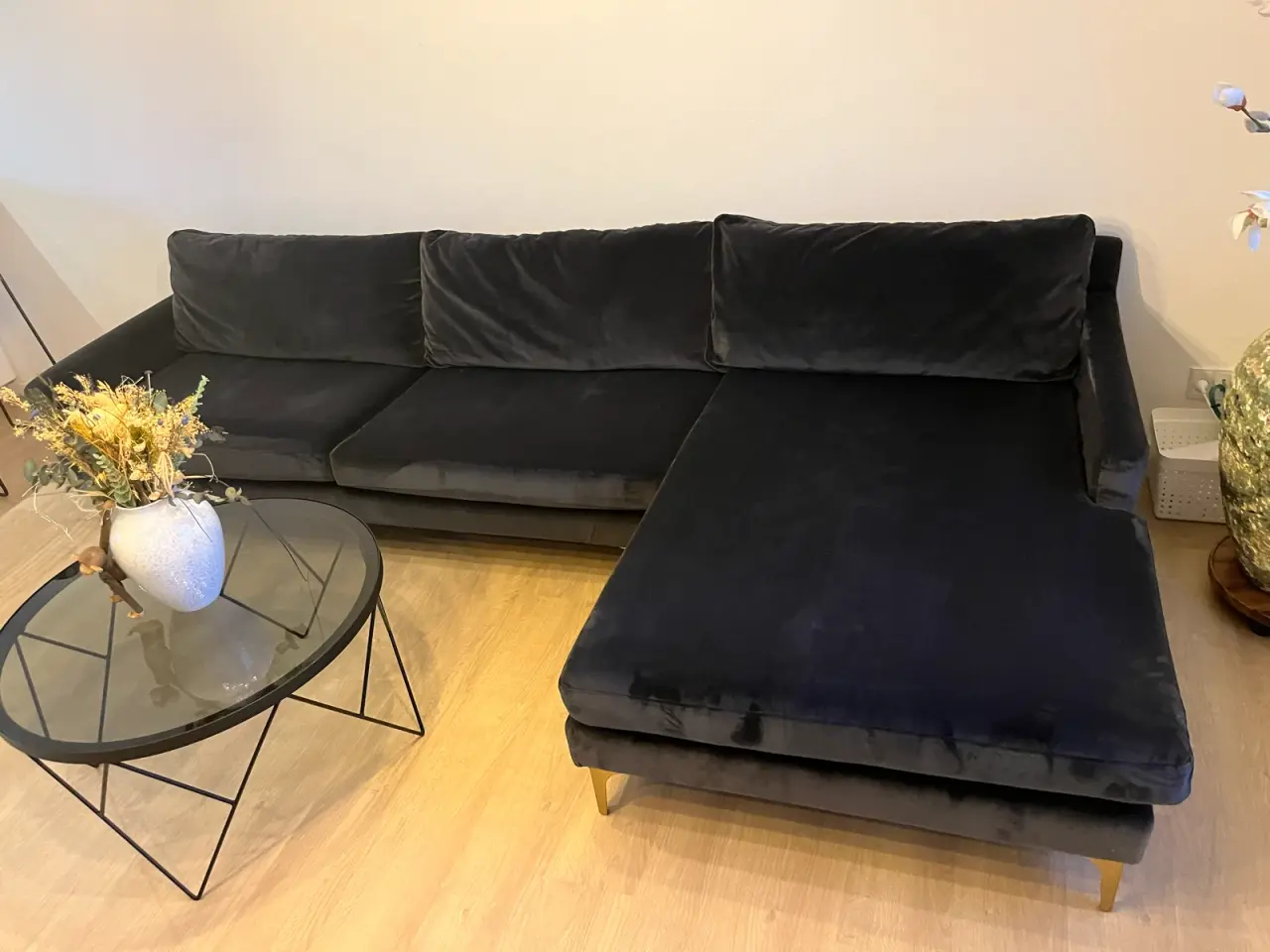Billede 2 - Smuk chaiselong sofa i sort velour