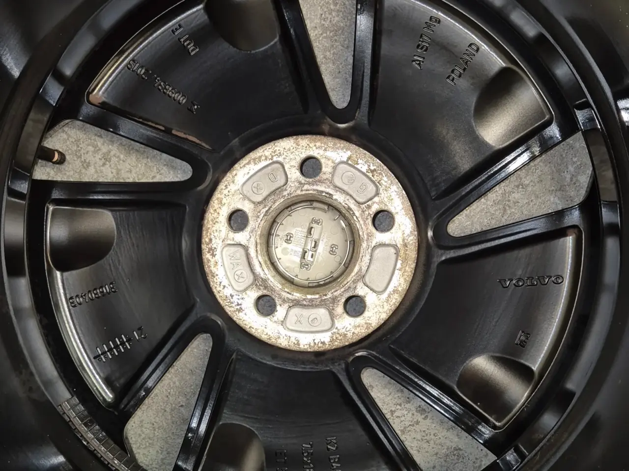 Billede 4 - VOLVO XC 40 / XC60 ORIGINAL ALUFÆLGE MED VIN