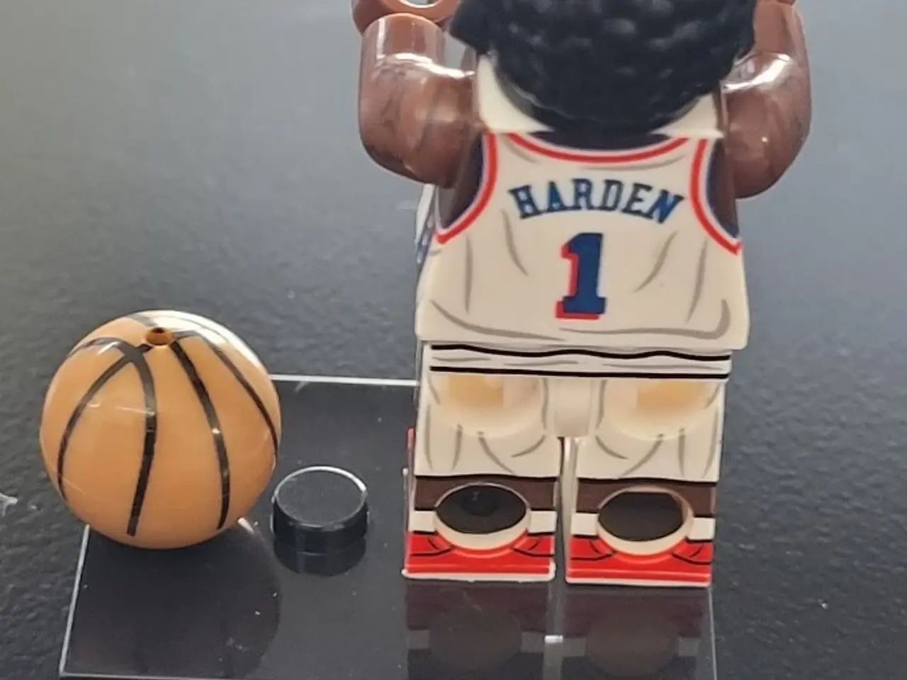 Billede 2 - James Harden basketball figur