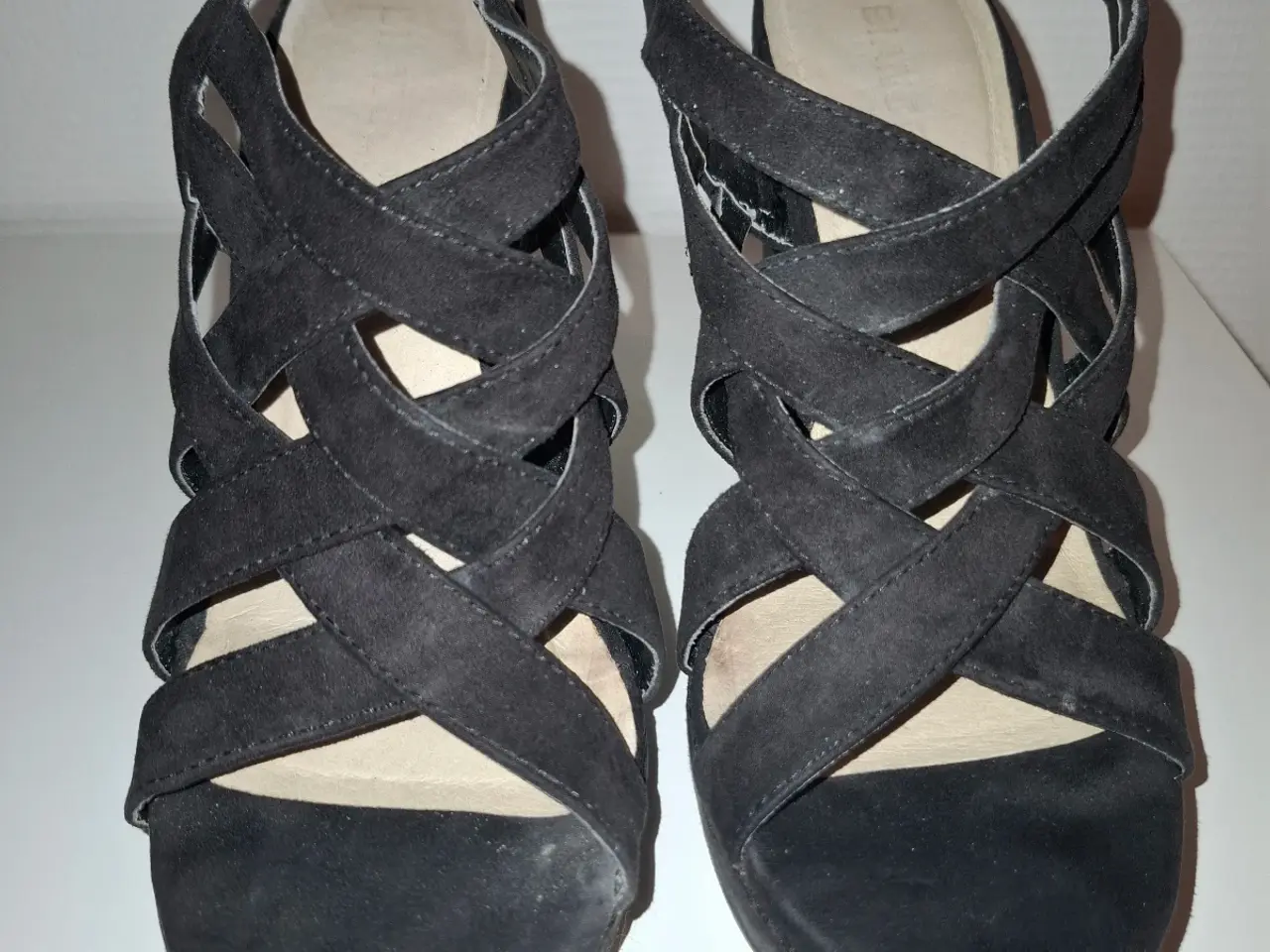 Billede 1 - Højhælet Ruskinds Sandaler