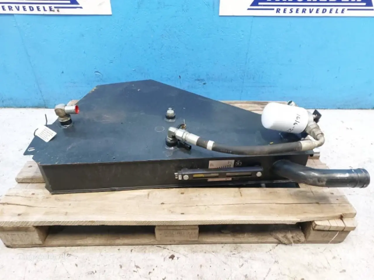 Billede 3 - New Holland BB9090 Hydraulik Olietank 700732534
