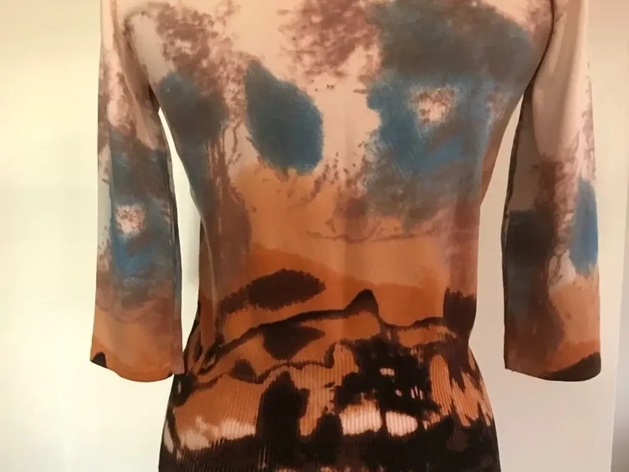Billede 2 - Bluse med palietter