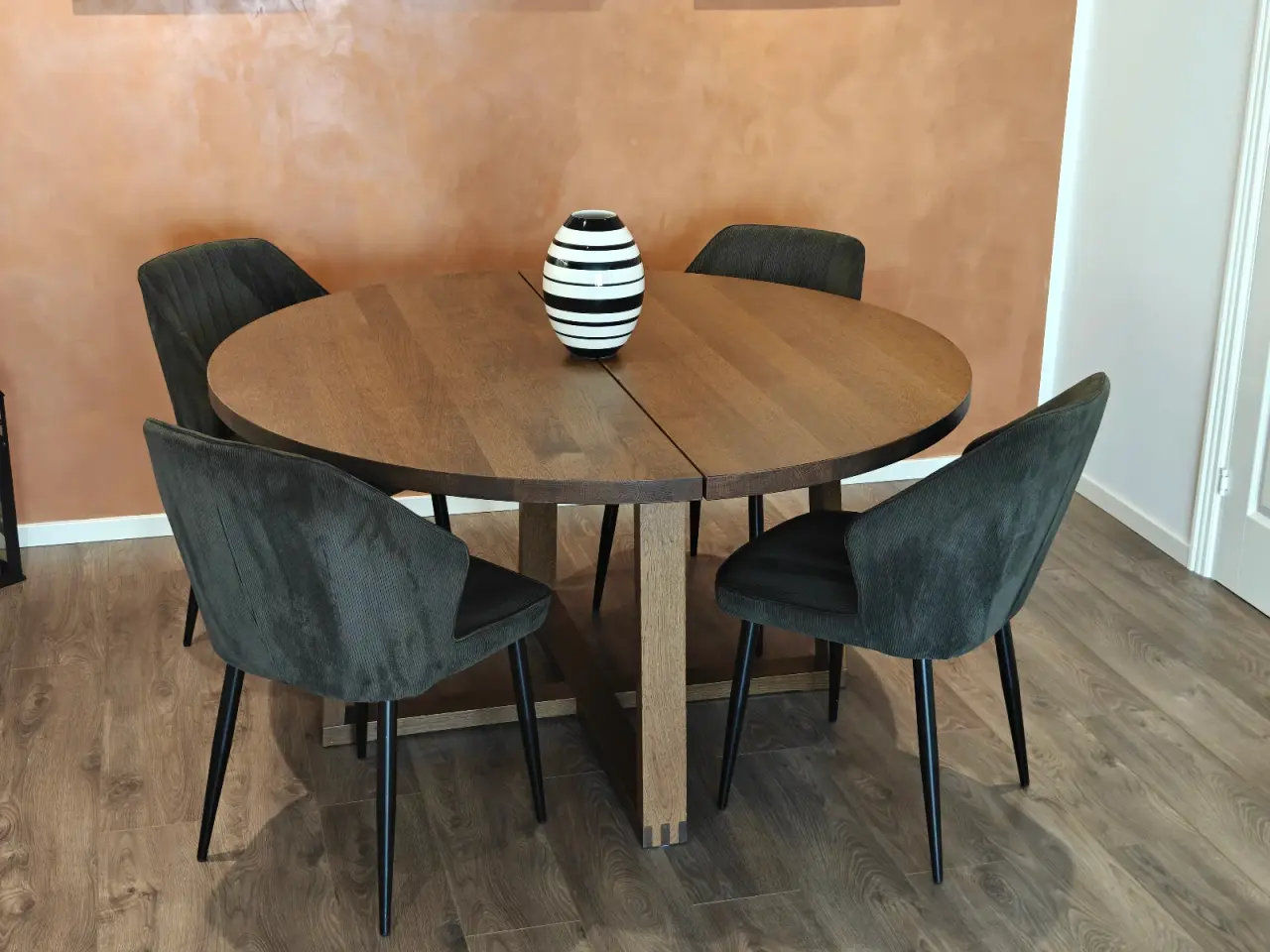 Billede 1 - Egetræ Spisebord fra IKEA