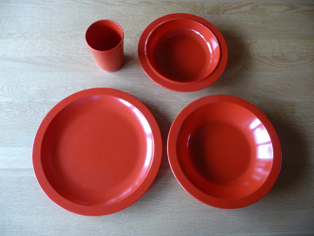 Billede 3 - ROSTI SERVICE RØD  - TALLERKEN, KRUS & KOP