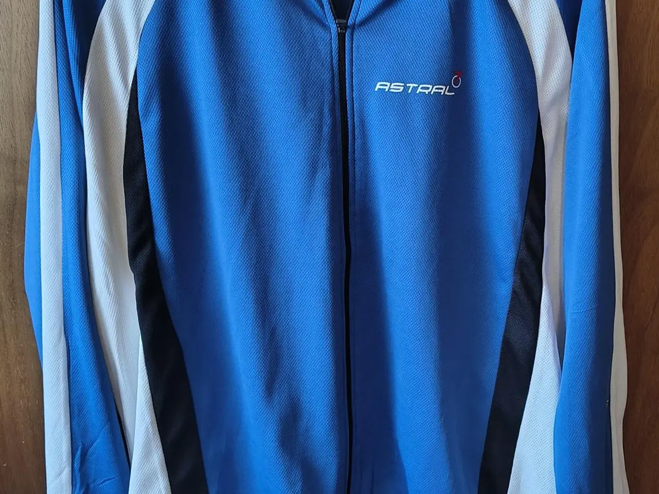 Billede 1 - ASTRAL LANGÆRMET CYKELTRØJE, 2XL, SOM NY
