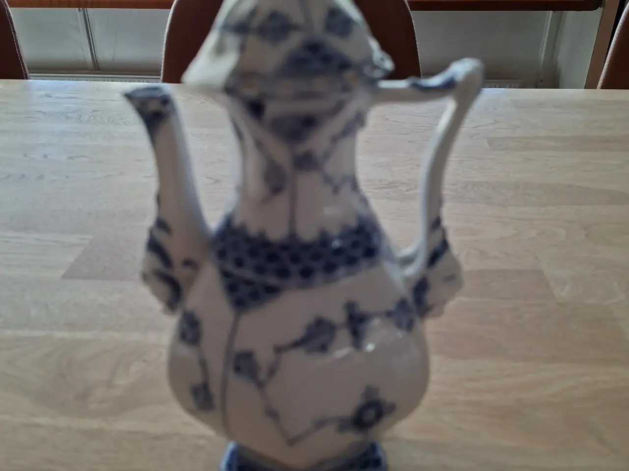 Billede 1 - Kgl. Porcelæns Kaffekande og Flødekande samt 2 kaf