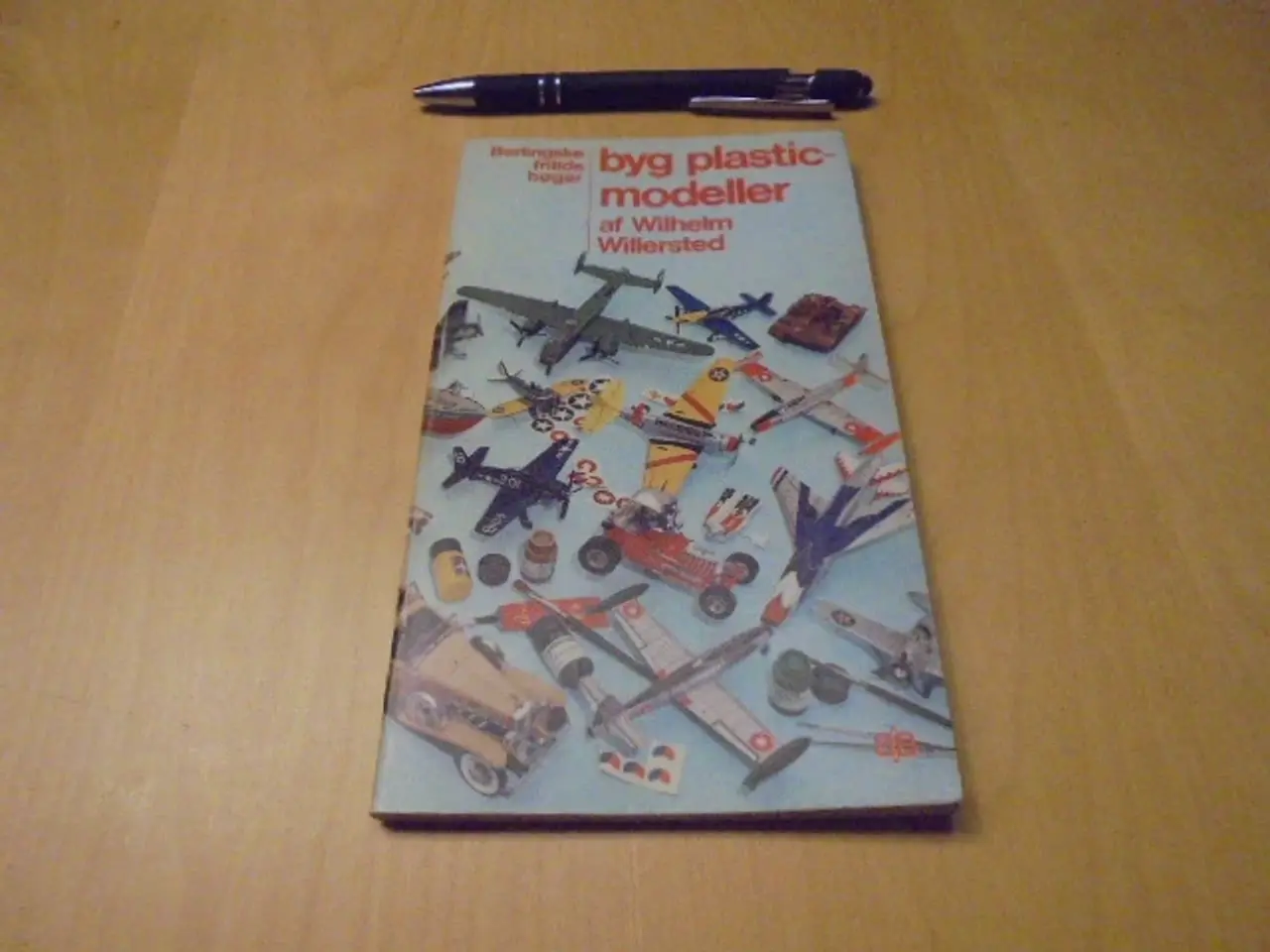 Billede 1 - Byg plastic-modeller – Berlingskes Fritidsbøger
