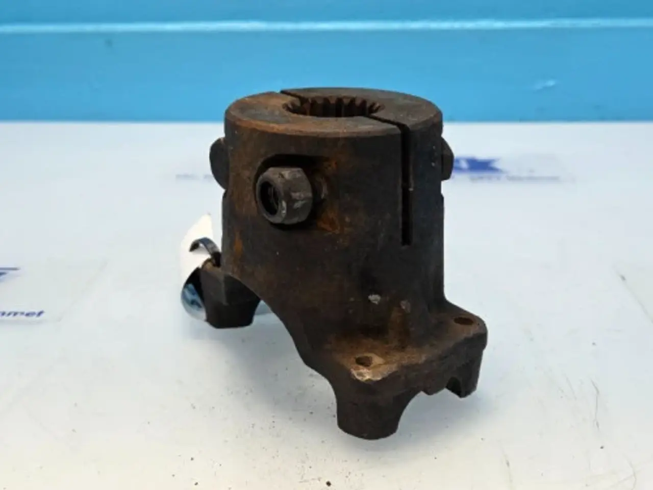 Billede 10 - New Holland LB115B Flange 9968049