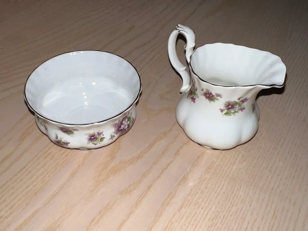 Billede 4 - Royal Albert Sweet Violet Stel