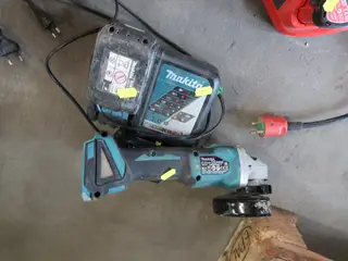 Akku vinkelsliber MAKITA DG506 med batteri og lader