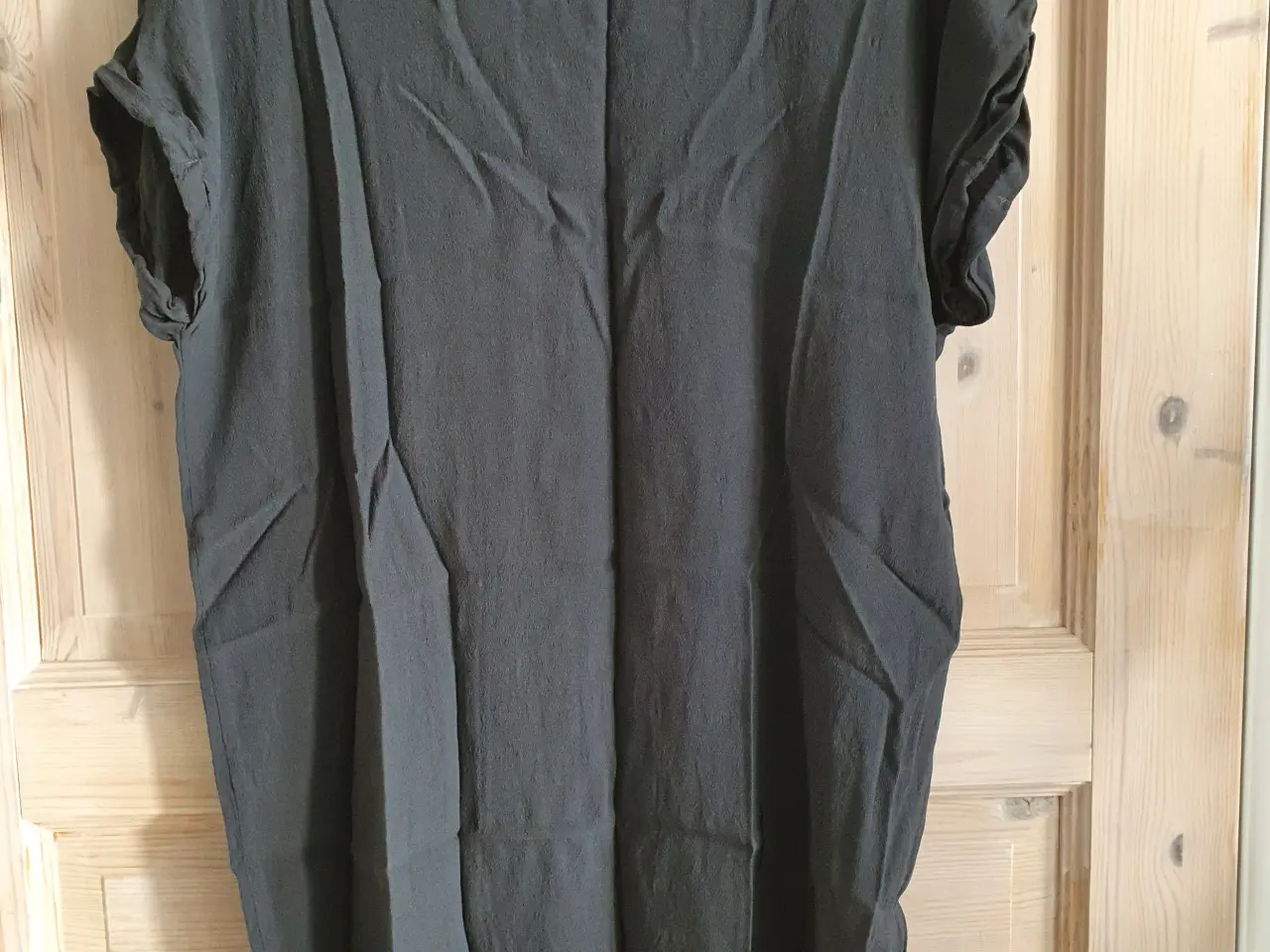 Billede 2 - Top/kjole med blonde