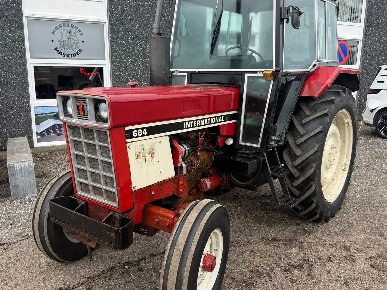 Billede 1 - Case IH 684 Regulær traktor