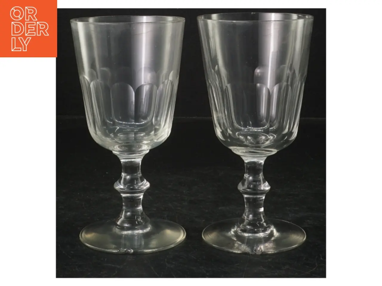 Billede 1 - 2 antikke vinglas (str. 15,5x8 cm)