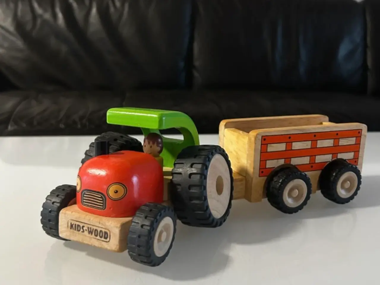 Billede 1 - traktor med anhænger