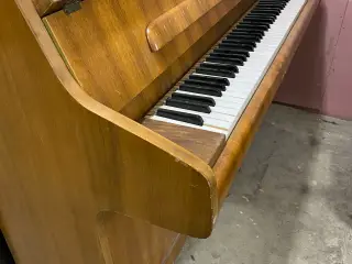 Pianette bortgives