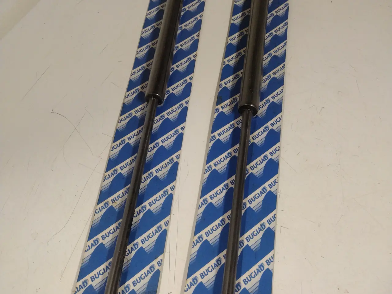 Billede 1 - 2 x Bagklapdæmper Mazda 626 V St.car (GW)