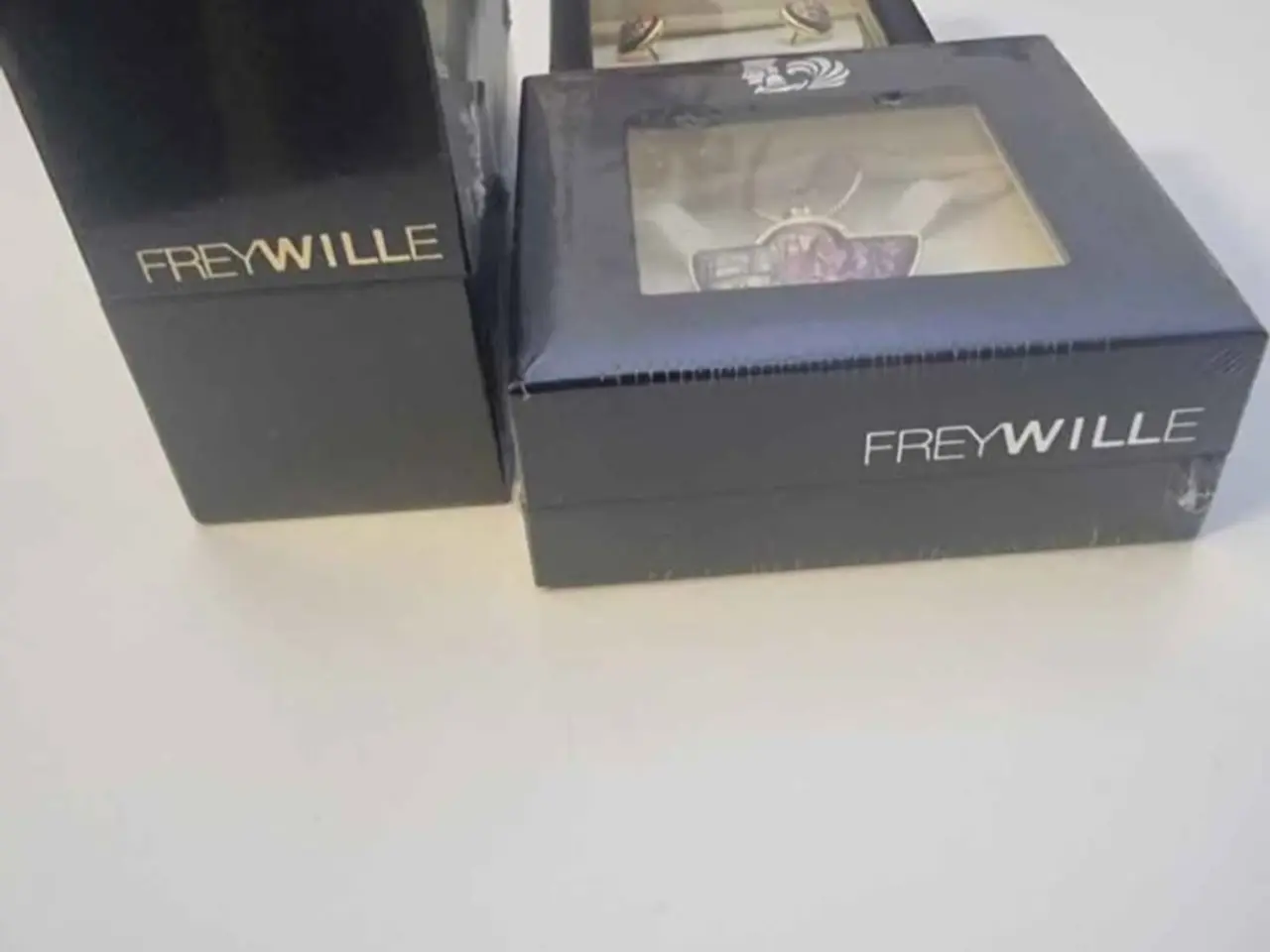 Billede 8 -  Smukt FREYWILLE smykkesæt i 24k guld og emalje