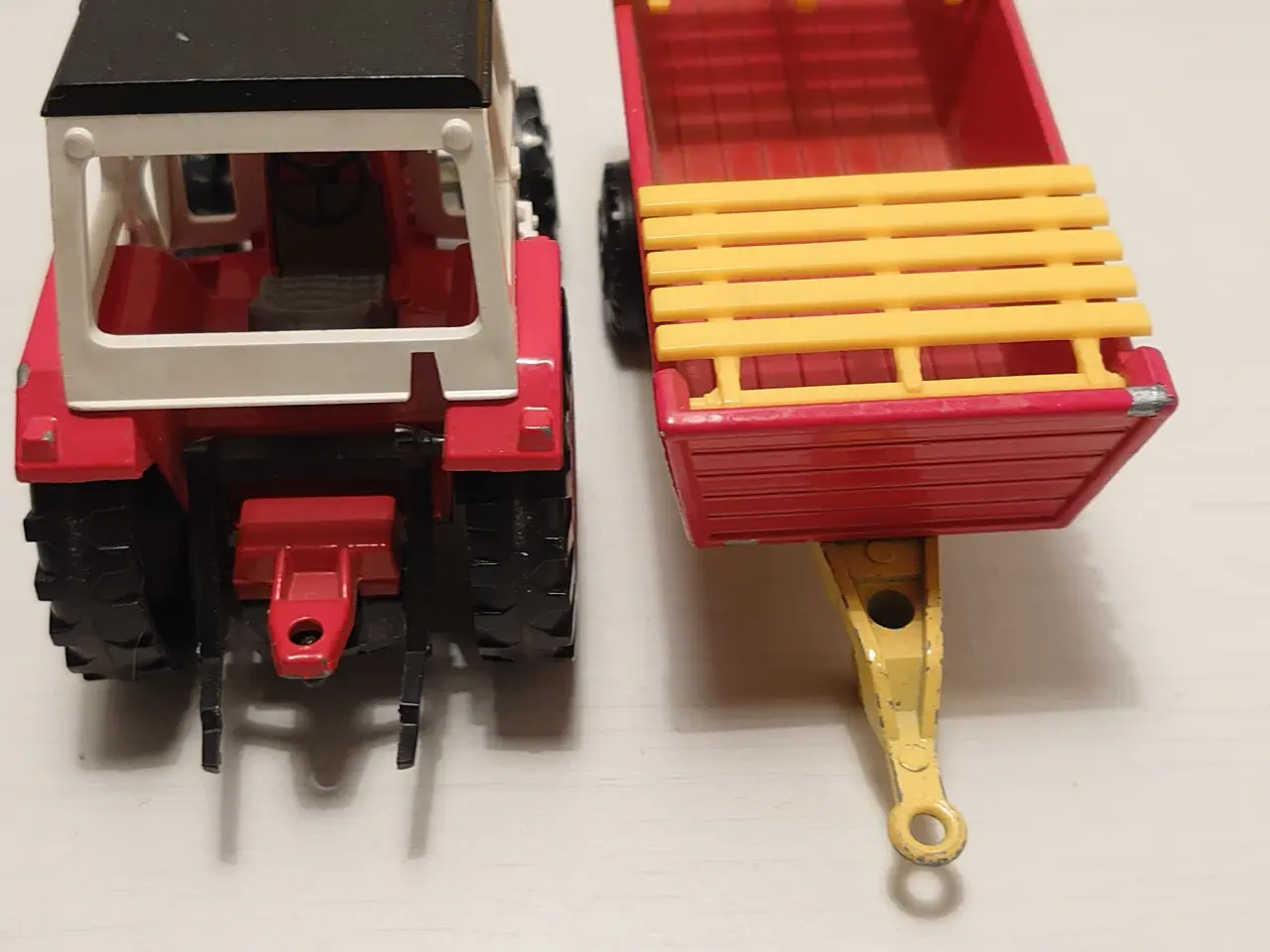 Billede 6 - Vintage modeltraktor med anhænger, Majorette.