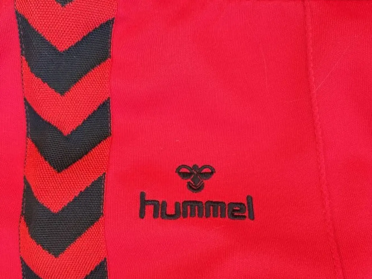 Billede 3 - Flotte, klassiske Hummel træningsbukser