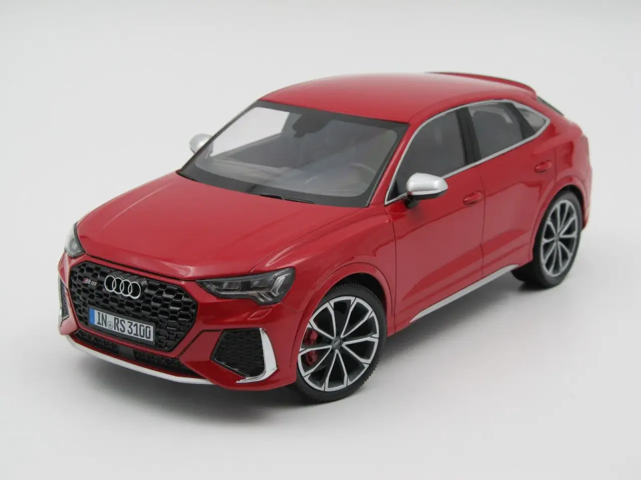 Billede 1 - 2019 Audi RSQ3 Sportback 1:18 MINICHAMPS