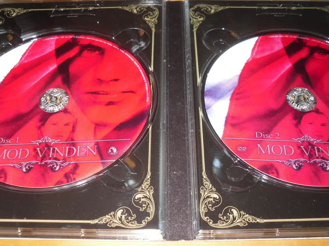 Billede 4 - MOD VINDEN. Komplet Boks.