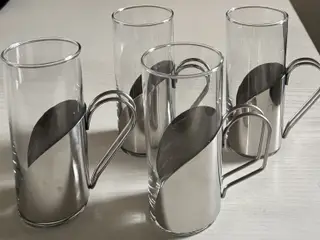 Irish kaffe/teglas med bakker og Tekande, Menu, Da