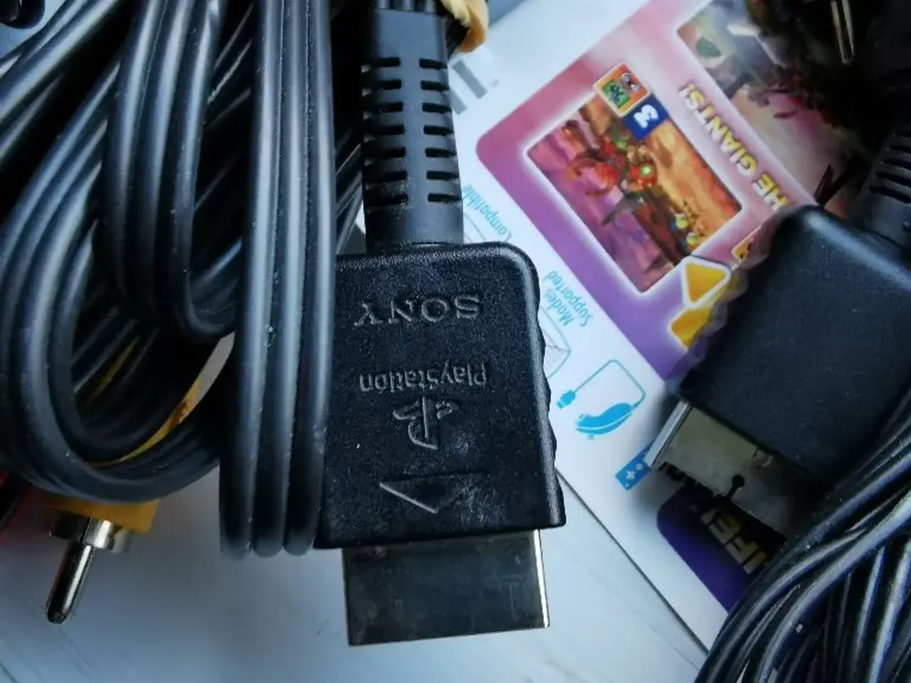 Billede 2 - Av/skærm kabel ps2.