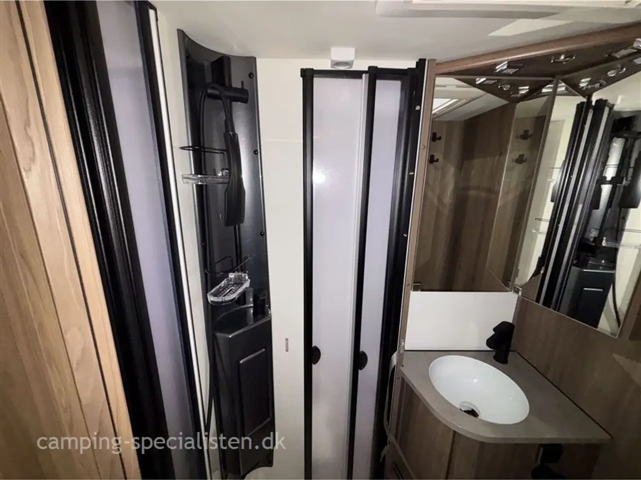 Billede 15 - 2026 - Kabe Travel Master Crown I 780 LGB   Kabe Crown i 780 LGB 2026 - Kan nu  ses  hos Camping-Specialisten.dk