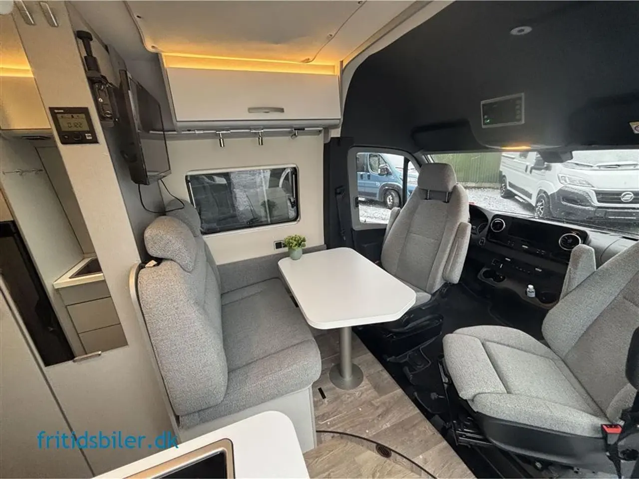 Billede 5 - 2024 - Hymer Free S600 Blue Evolution 170 HK Hymer Free S600 bygget på MB Sprinter i en Blue Evolution med Hævetag og fed Grøn farve