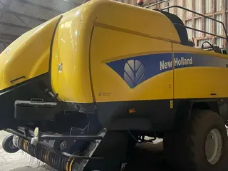 New Holland BB9060 Presser