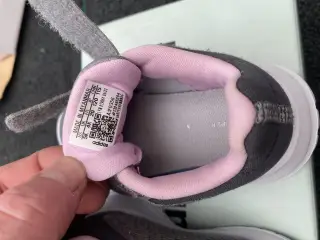 Som ny Adidas pige sko