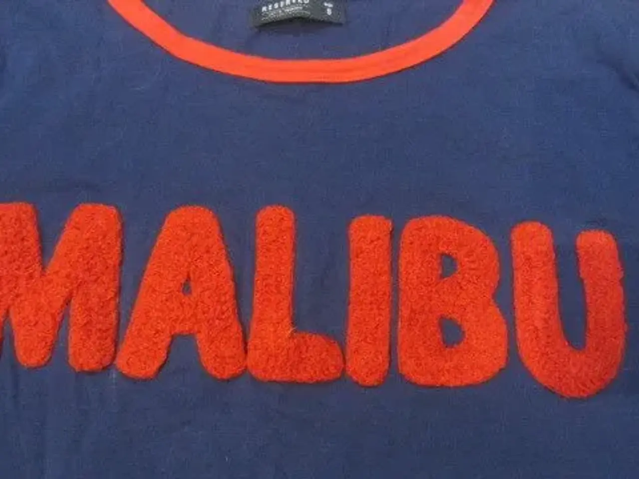Billede 2 - Str. S, næsten ny elastisk t-shirt
