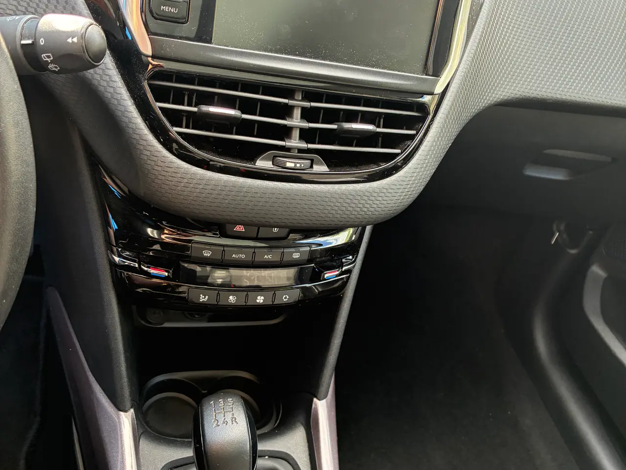 Billede 7 - Peugeot 2008 1,2 e-THP 110 Style Sky 5d
