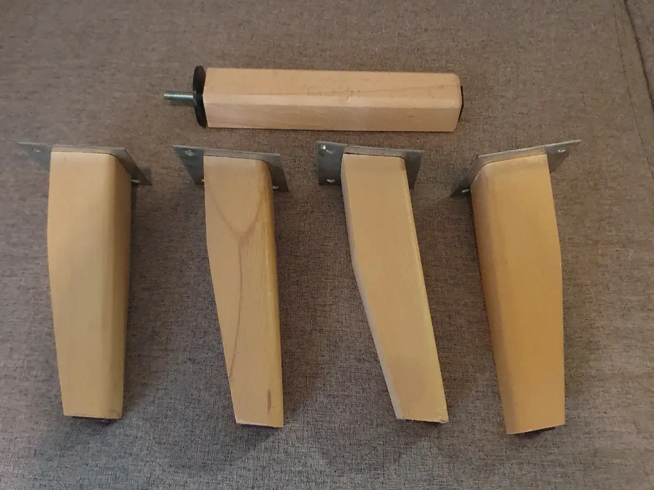 Billede 2 - 2 pers. Sofa lys stof