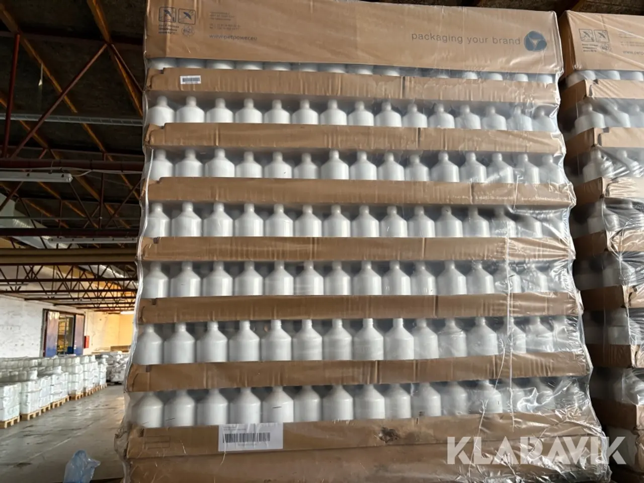 Billede 3 - Stort parti plastflasker med låg 500ml vera White - 32 paller/ 39.000 flasker