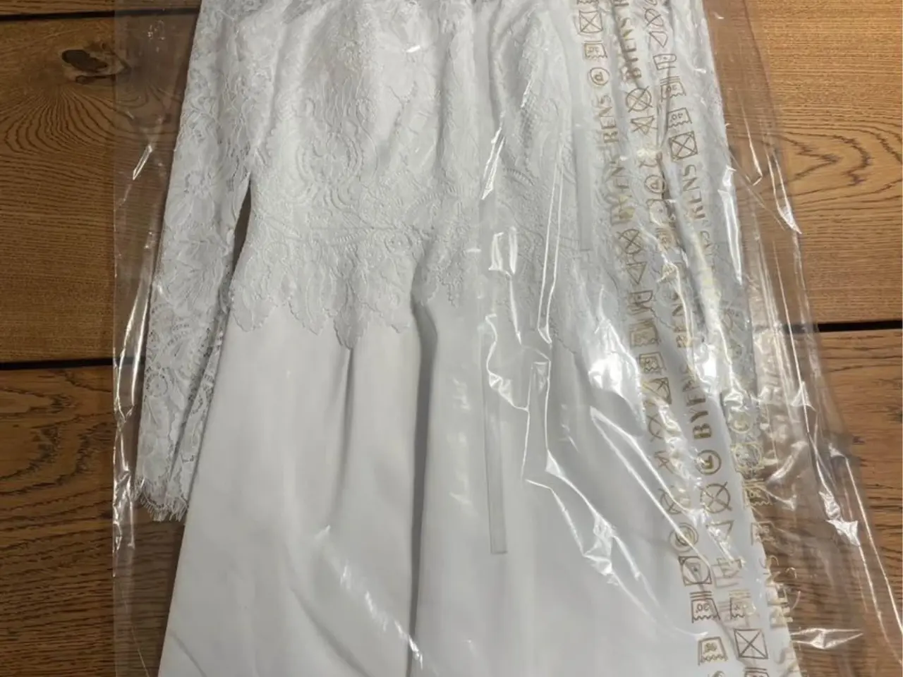 Billede 2 - Konfirmationskjole str. 36, Real Silk, som ny