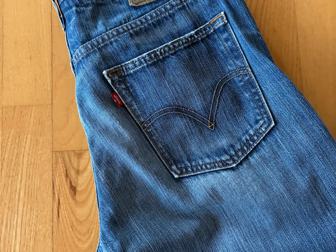 Billede 2 - Levis bukser