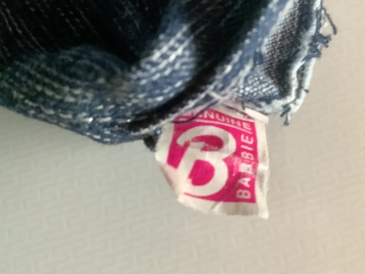 Billede 6 - Barbie med Genuine Barbie jeans.