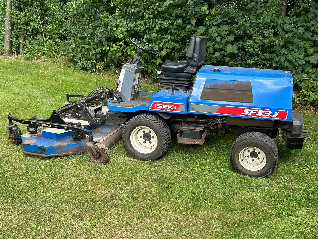 Billede 1 - Iseki SF330 diesel plæneklipper med 2 m klippebord