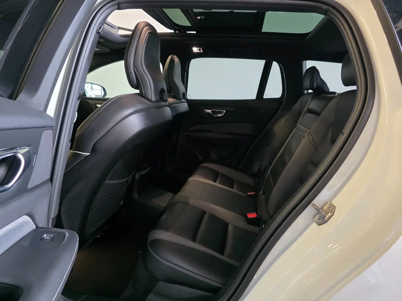 Billede 16 - Volvo V60 2,0 T8 ReCharge R-Design aut. AWD